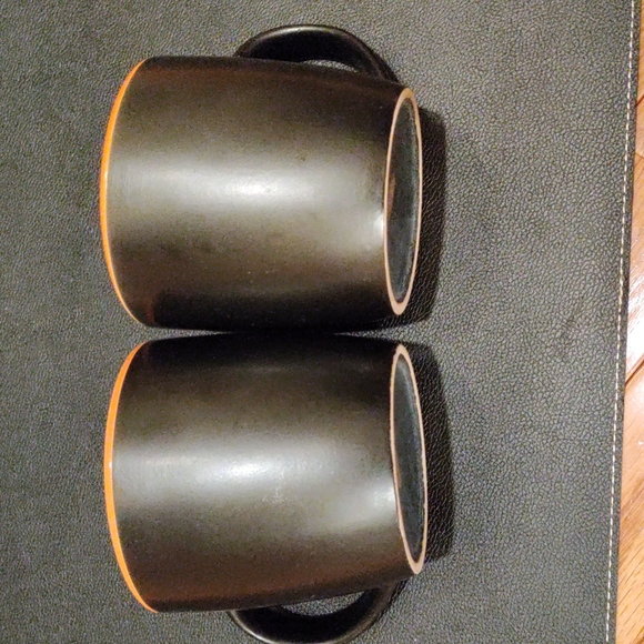 2 black & orange mugs - Picture 7 of 11